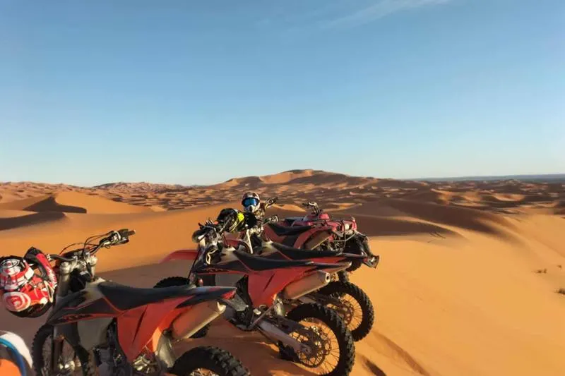 1 ora in moto KTM a Merzouga